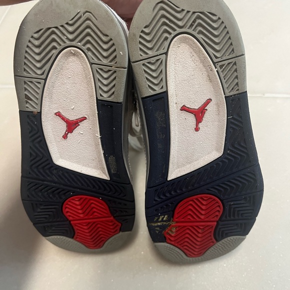 Kid Jordan’s - gently used. - Picture 4 of 6